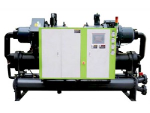 注塑機10